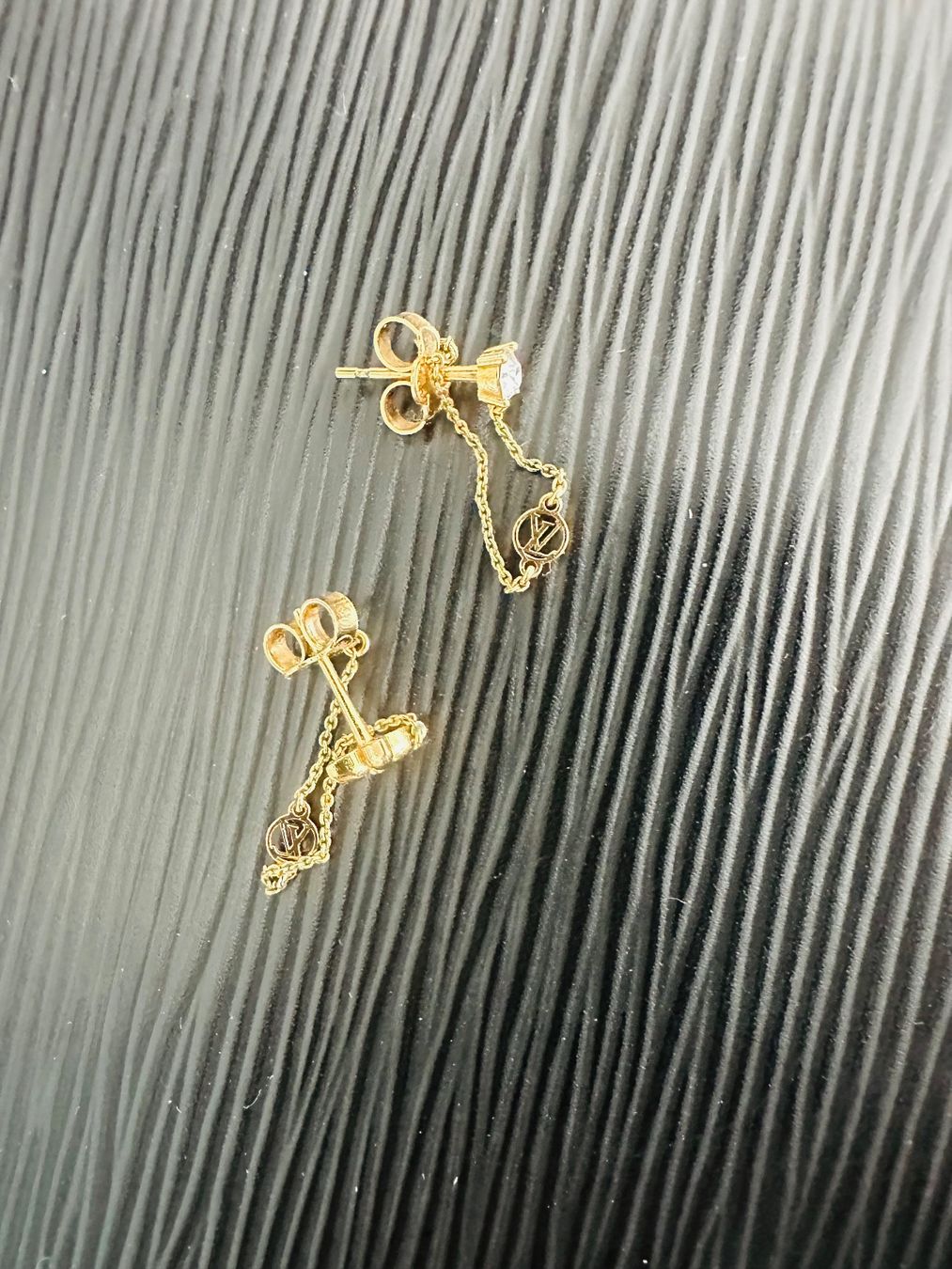 Louis Vuitton Boucles d'oreille: Louis Vuitton – D'occasion à Le bry par Jasminka2015 1