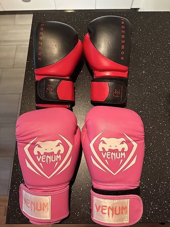 Guanti & manicotti: Powerzone und venom Boxhandschuhe  – Usato da Basel venduto da tep_rhw2