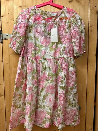 Robe fleurie Vila neuve avec étiquette ? taille 38