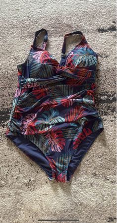 Badeanzug ArteSands Grösse 48 Multi Fit Cup