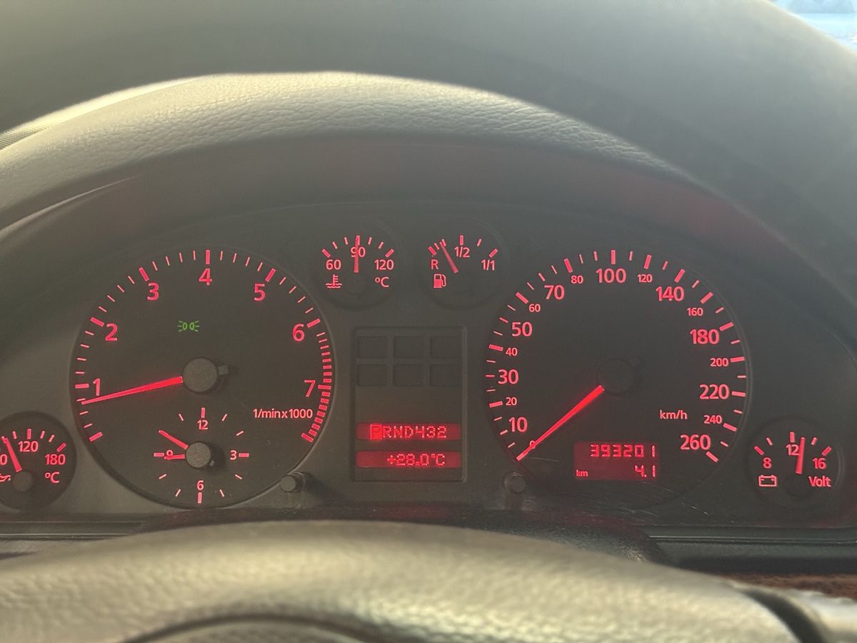 Audi Autos: Audi A4B5 2.4L ab 1sfr. – Defekt aus Gontenschwil von Ilic_a.98 7