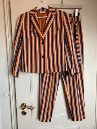 Cool summer suit Akris Punto 34