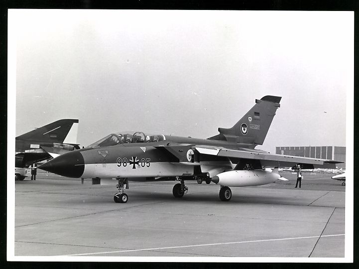Fotografie & Manifesti: Fotografie Flugzeug Tornardo, Kampfjet M – Usato da Berlin venduto da bartko-reher