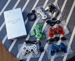 PS2 Set, 5 Joysticks, 12 Spiele + Kabel