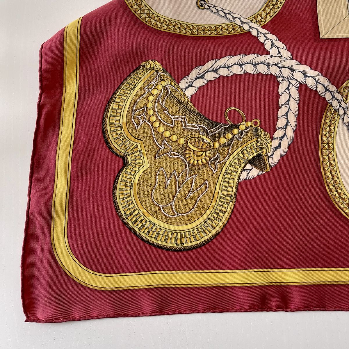 Hermès Foulard & Sciarpe: HERMES Vintage Silk Scarf – Usato da Emmen venduto da Avviivva_Com2023 9