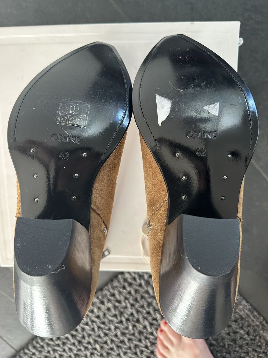 Celine Scarpe da uomo: New Celine suede boots - size 42 – Nuovo e nell'imballaggio originale da Langnau am Albis venduto da bar_ml6k 3