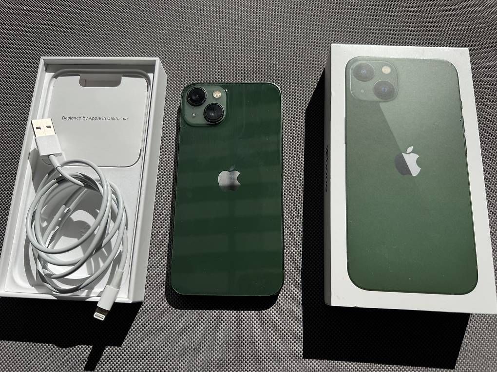 Telefoni cellulari / Smartphones: Top Iphone 13, 128GB, green – Usato da Zürich venduto da Csonne 1