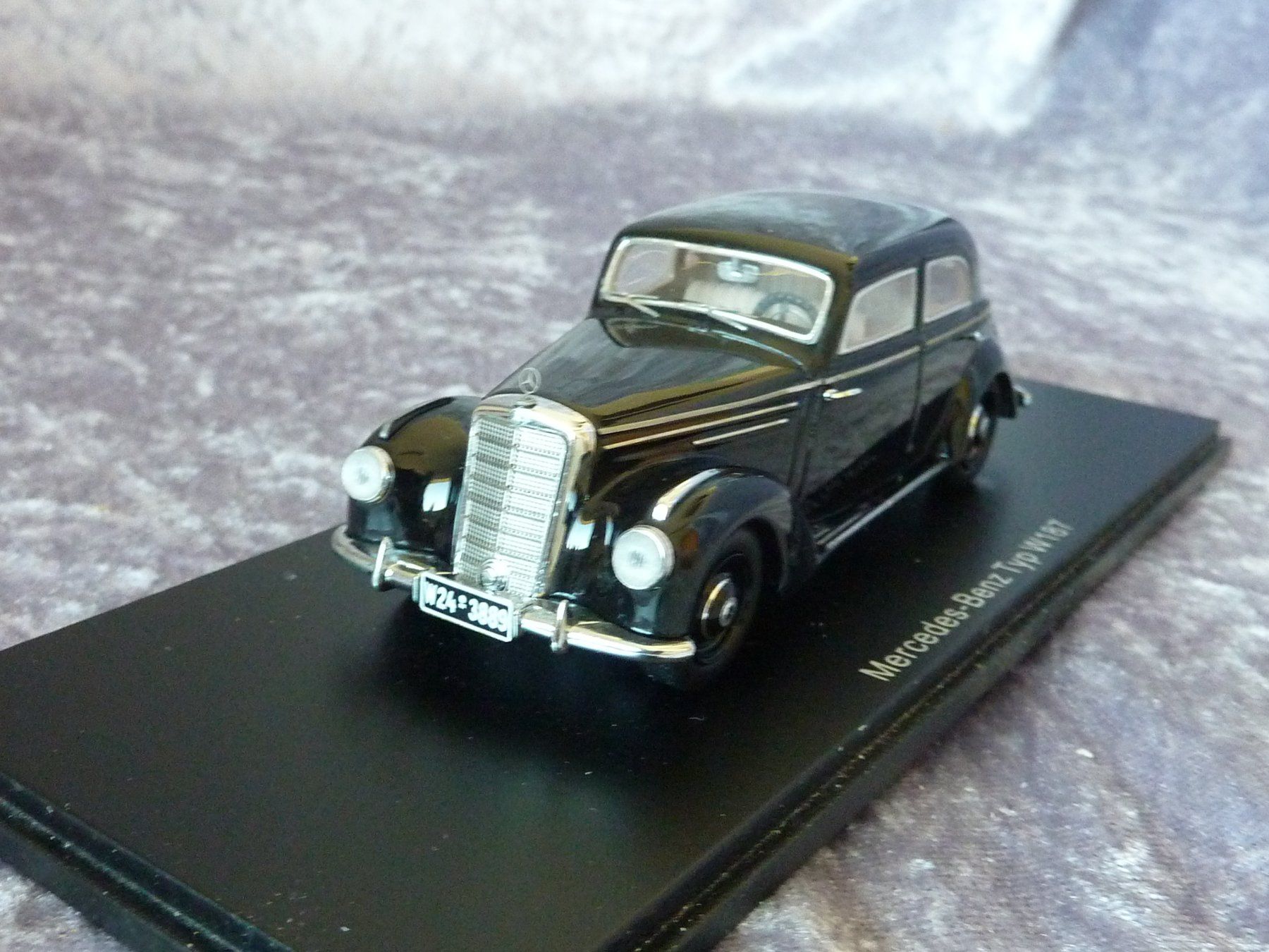 Mercedes-Benz Modellini d'auto: Mercedes 220 W 187  1:43 – Nuovo (secondo la descrizione) da Dürrenäsch venduto da modellautos4you 1