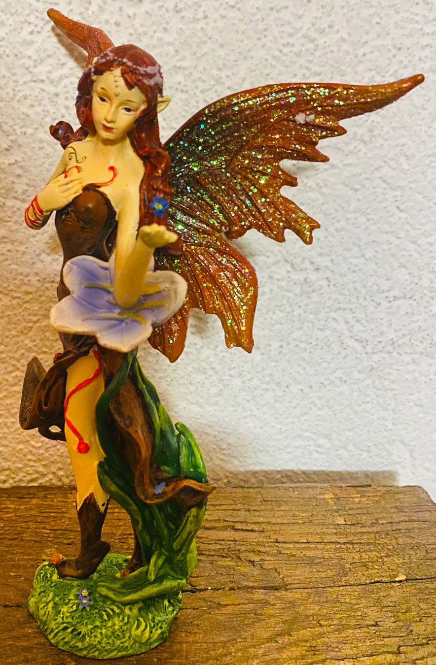 Statuette: Elfe 18cm - Neu – Nuovo e nell'imballaggio originale da Zäziwil venduto da Emlea 1