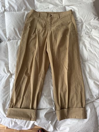 Pantalon Massimo Dutti beige taille 40 pour le printemps/été