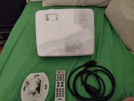 BenQ Beamer mit Halterung und Leinwand im Angebot