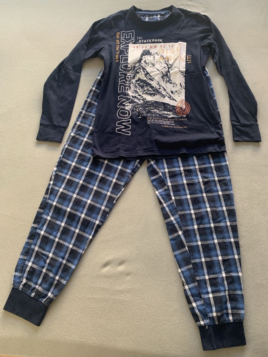 C&A Pyjamas: Pyjama Knaben – D'occasion à Obermumpf par 71donald