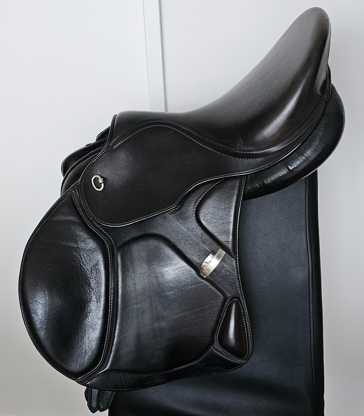 Selle & Accessori: Wunderschöner HBS Vielseitigkeitssattel schwarz 18" – Usato da Rupperswil venduto da KKPUNISH77
