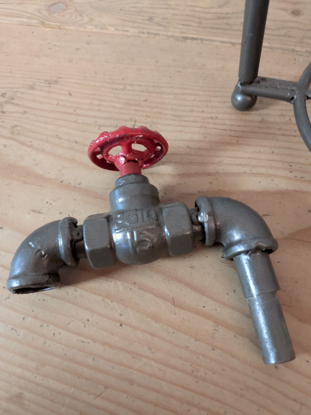 Altro per la casa: Küchenrollenhalter Rohr-Design Metall dunkelgrau / rot – Usato da Dietfurt venduto da Subforce1853 6