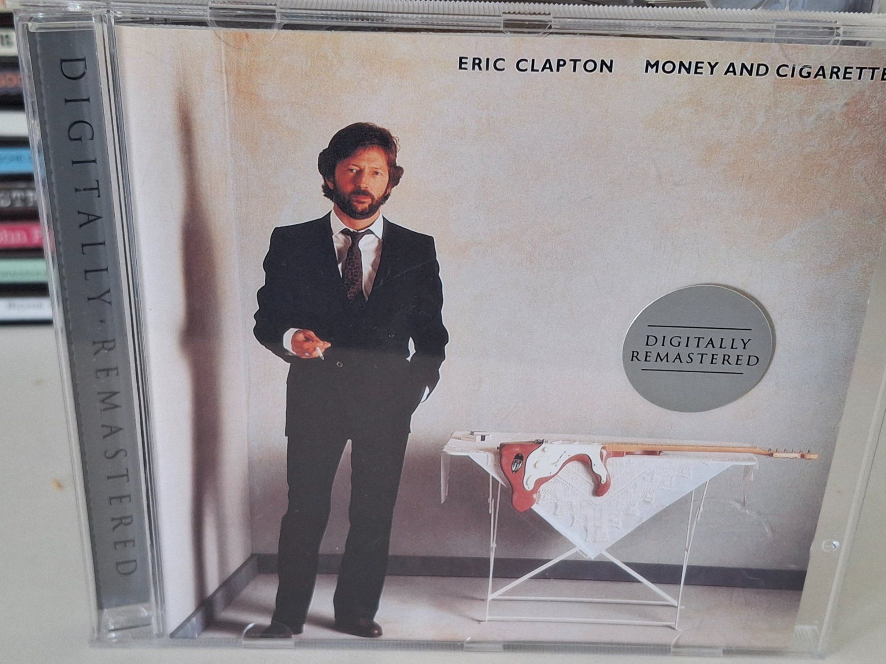 CD: CD Eric Clapton  - Money and Cigarettes   Remastered – Usato da Aarberg venduto da Jackup1