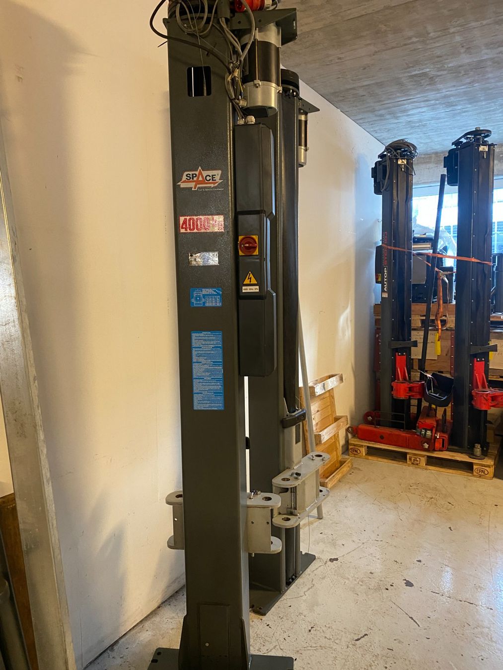 Piattaforme elevatrici & Crick: Autolift 4000 Kg Space – Usato da Lampenberg venduto da pacific08 1