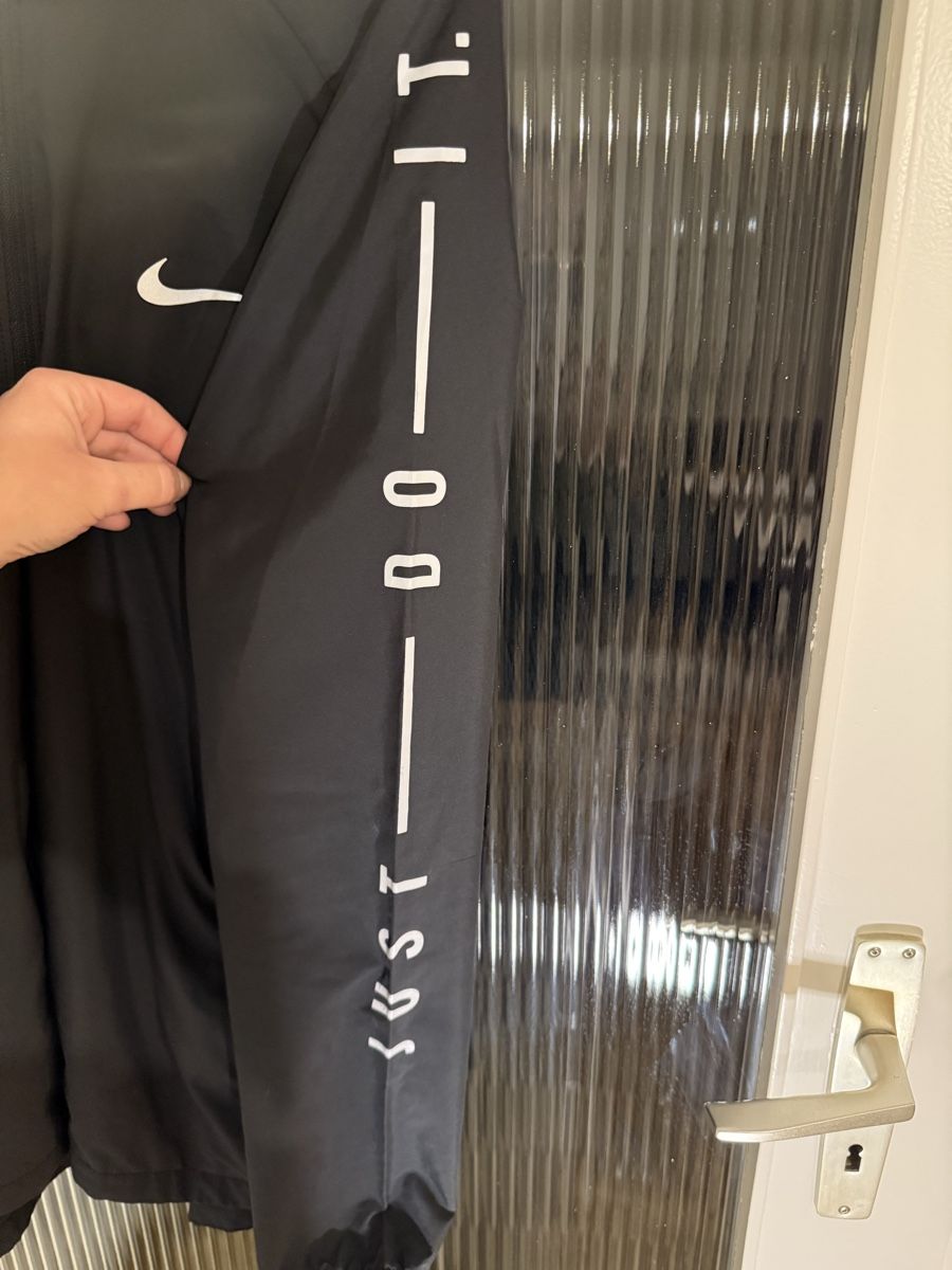 Nike Giacche: Coupe-vent running Nike – Usato da Monthey venduto da iri_9pt5 2