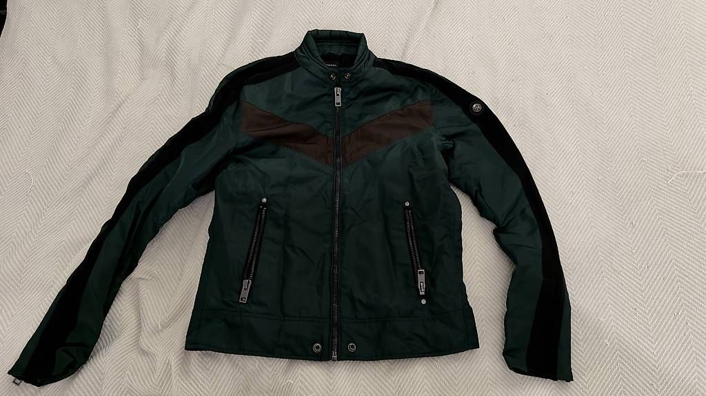 Vestes: Diesel Jacke – D'occasion à Brunnen par sea_c7bm