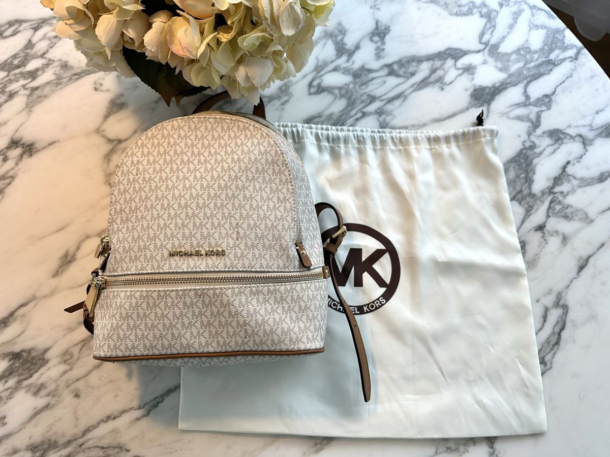 Michael Kors Zaini: Michael Kors - Backpack (small) – Nuovo (secondo la descrizione) da Thalwil venduto da Ven.Mic 2