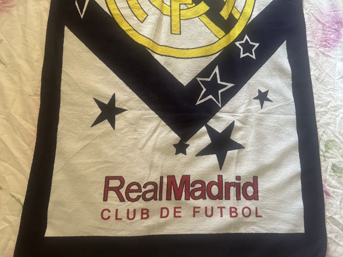 Serviettes de bain: Real Madrid Badetuch 170x 68 – D'occasion à Uster par bek_v2ct 1