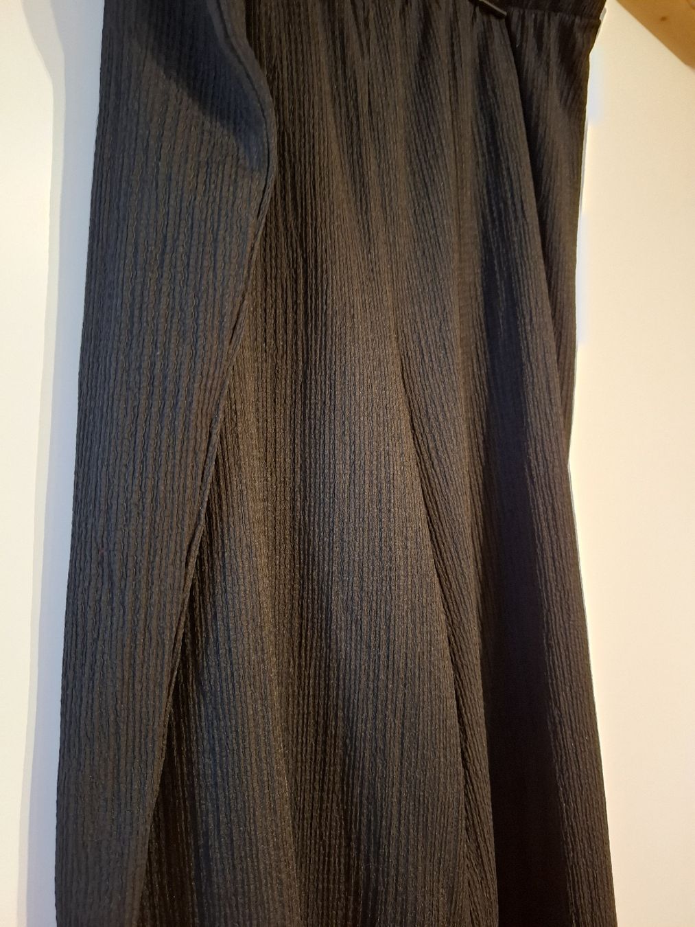 H&M Pantaloni: Schwarze Stoffhose, Grösse L – Nuovo (secondo la descrizione) da Lütisburg venduto da amerika123 1