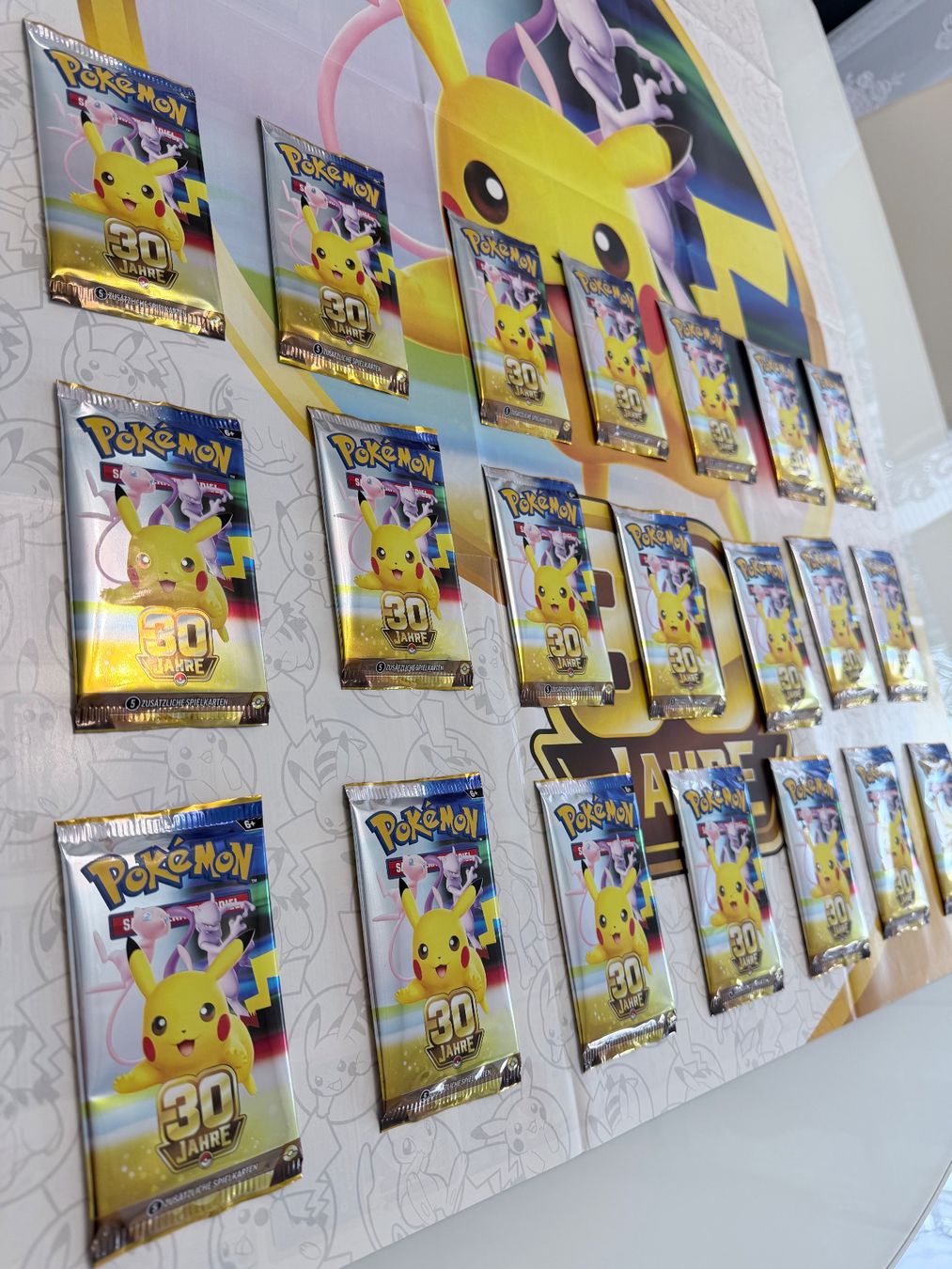 Pokémon Carte collezionabili: 21x Pokemon 30th Booster Packs – Nuovo e nell'imballaggio originale da Steinhausen venduto da Albin6312 2