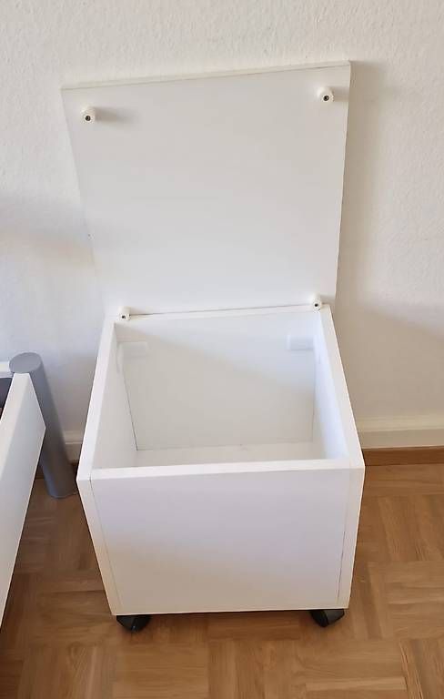 Comodini: 2 Nachttischmöbel-abholbar bis 29.8.26 – Usato da Basel venduto da foo_yrj6 2