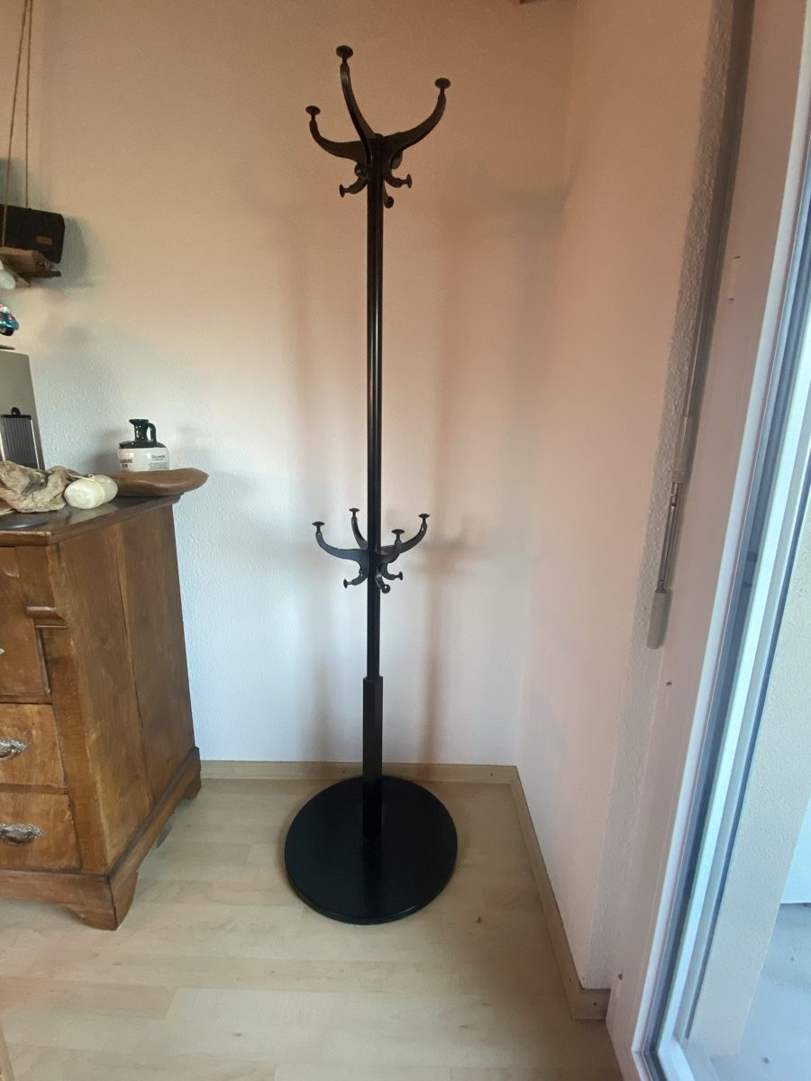 Garderobe: Garderobenständer schwarz – Gebraucht aus Luzern von msl_7rrc