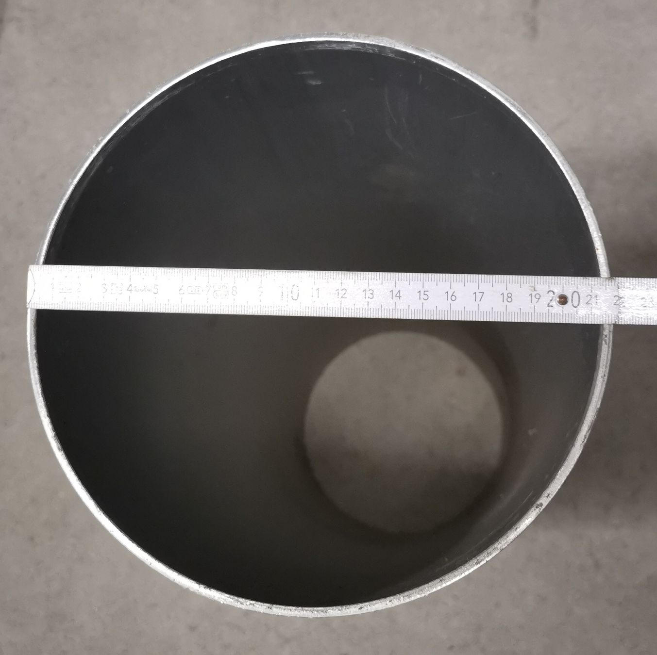 Eisenwaren: Aluminium Rohr 220 x 800 mm – Gebraucht aus Jona von  1