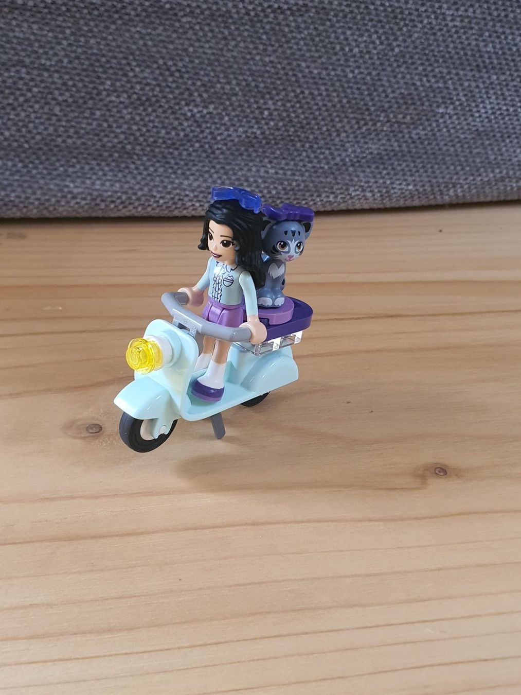 Lego Kit di costruzioni: LEGO Friends 41332: Emma's mobiler Kunststand – Usato da Studen BE venduto da Silvercity26 4