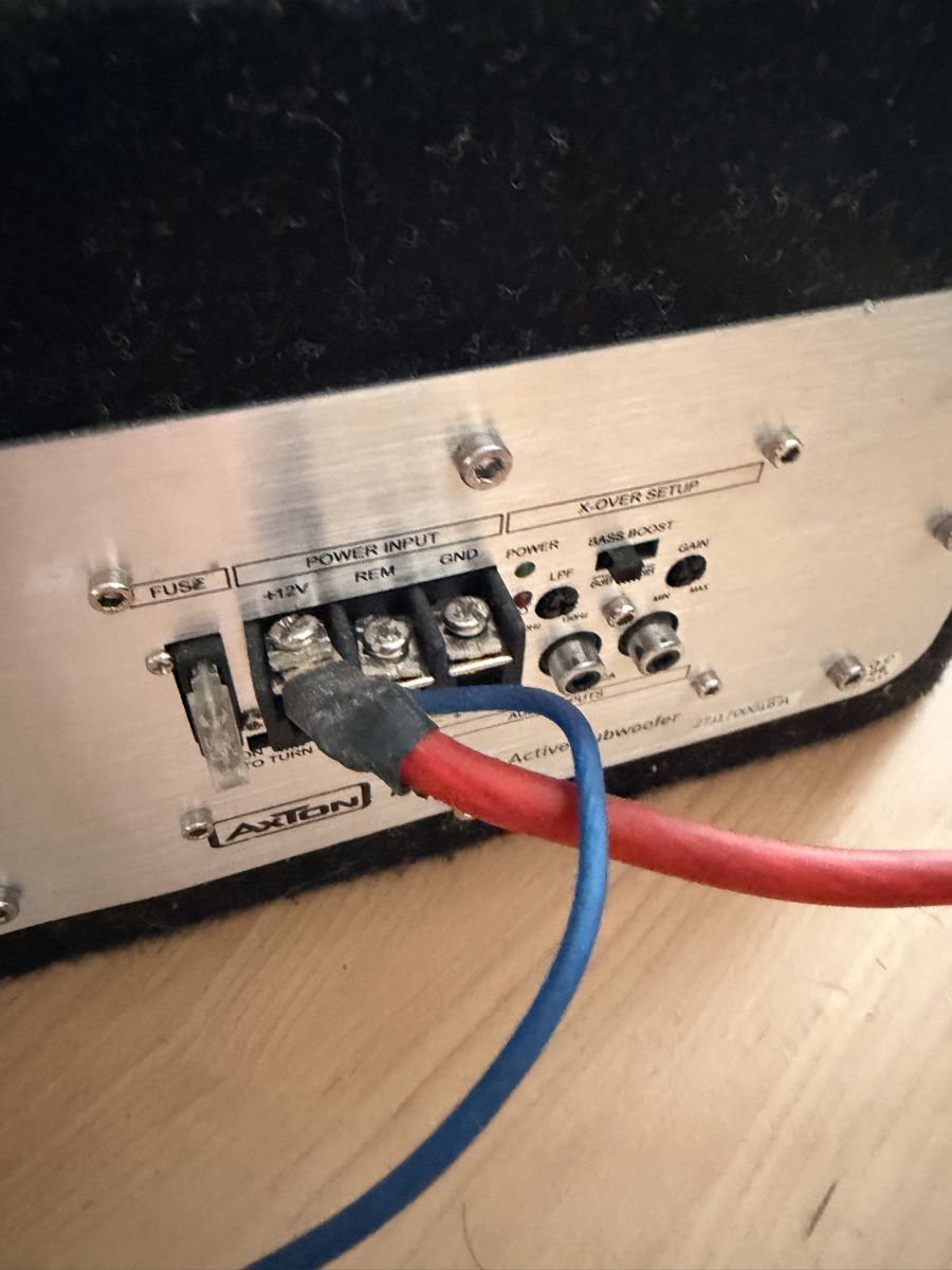 Accessori per altri veicoli: Verkaufe einen Axton Reserverad Subwoofer – Usato da Laufen venduto da tommey90 1
