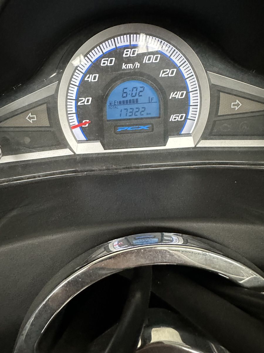 Honda Scooters: Honda PCX 125 Roller LED 2015 ab 1.00 – Defekt aus Liebistorf von motocentergmbh 5