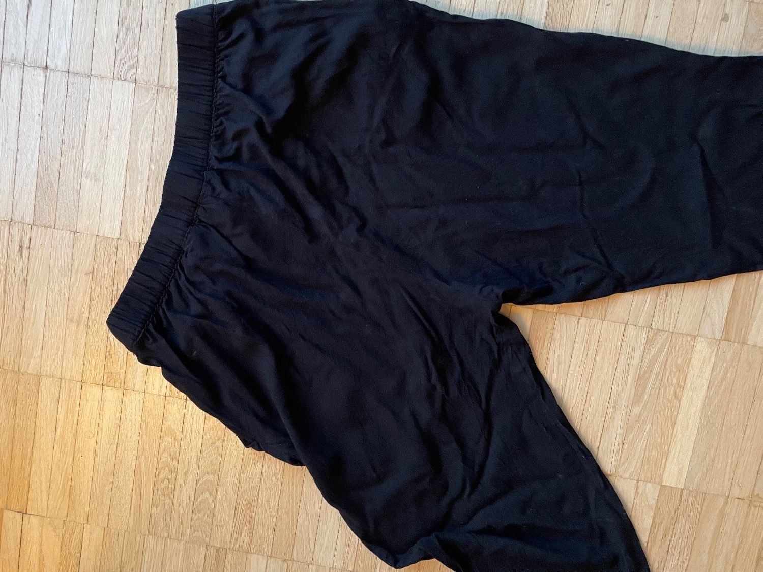 H&M Pantaloni: Leichte Sommerhose von H&M Gr. 40 – Usato da Uster venduto da 69madonna 1