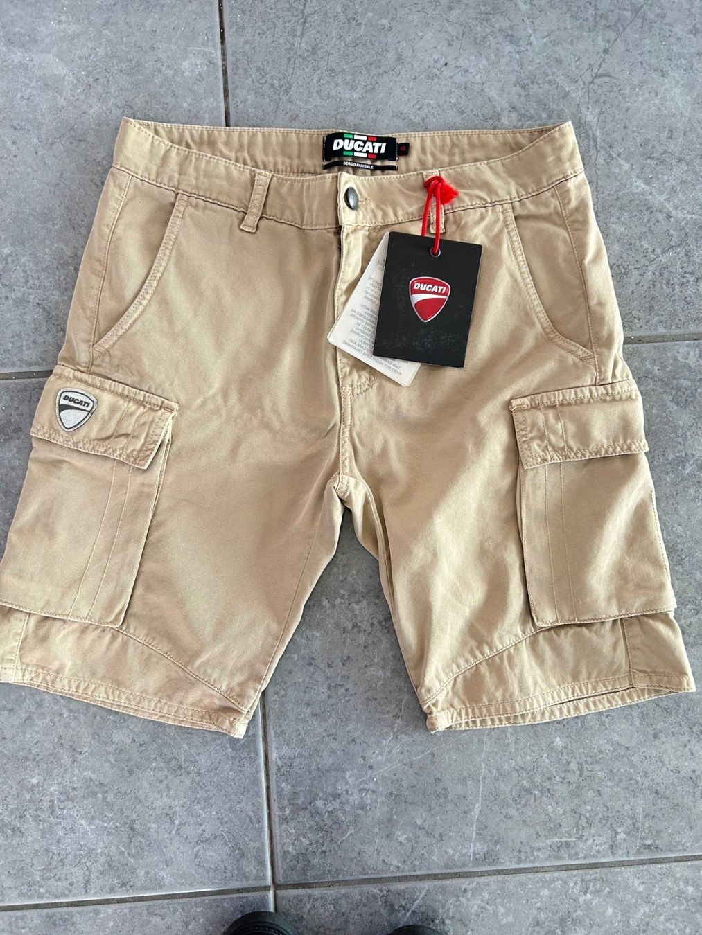 Hosen: Shorts Ducati Metropolitan Grösse 46 – Neu (gemäss Beschreibung) aus Bättwil von paul74