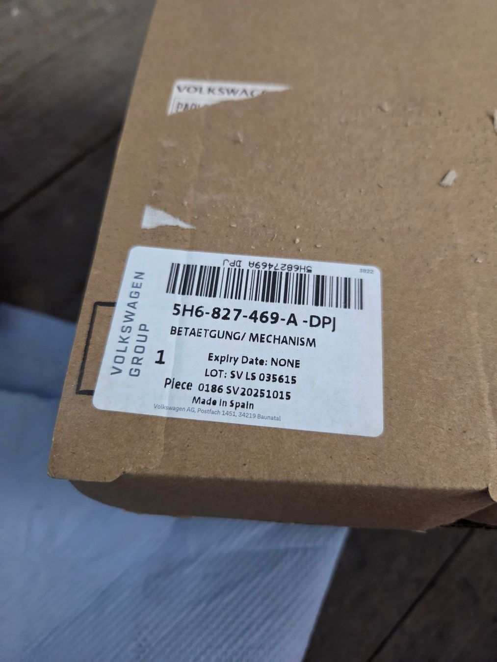 VW Tutti pezzi di ricambio auto: Poignée de coffre VW Golf 7. – Usato da Péry venduto da PFRX 1