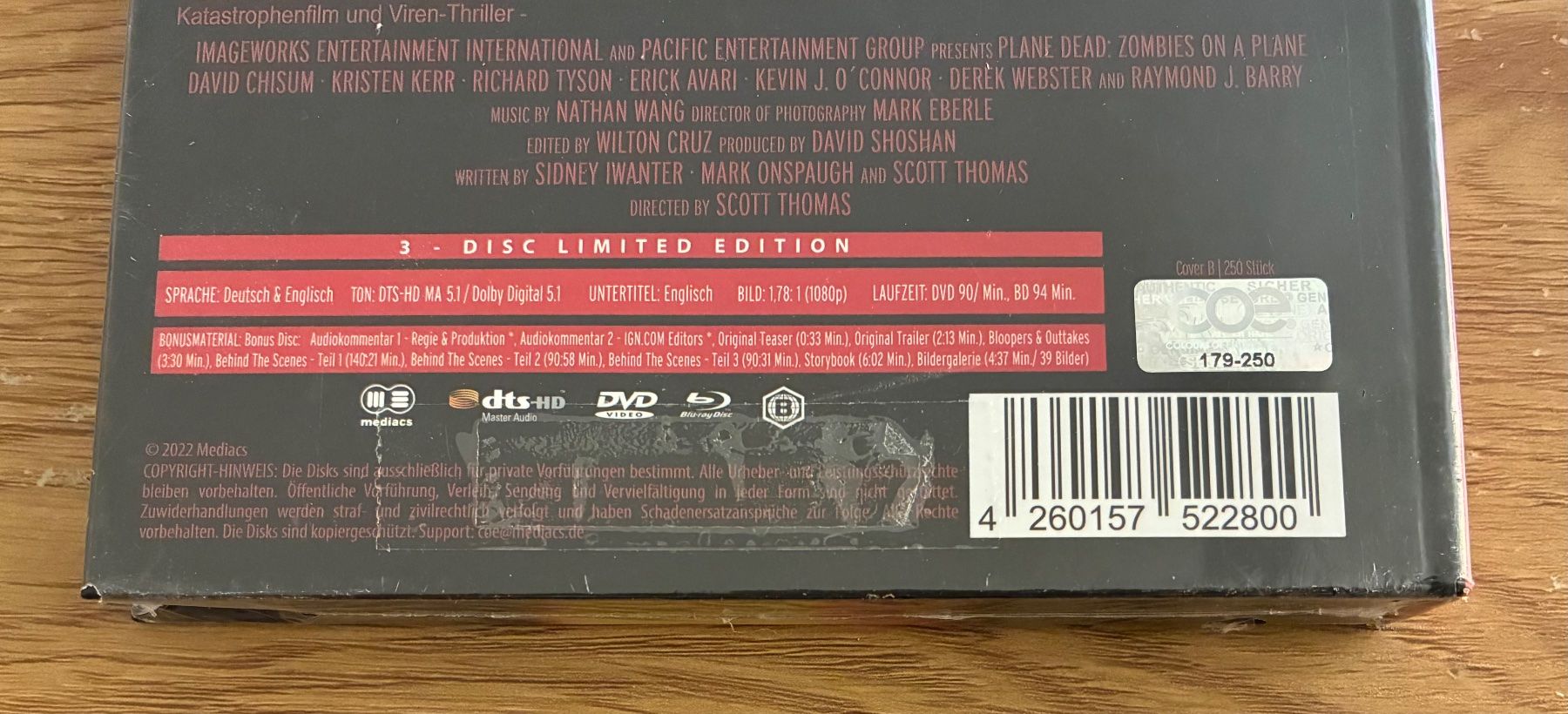 Tutti i DVDs: Plane Dead: Zombies on a Plane Mediabook / OVP – Nuovo e nell'imballaggio originale da Bern venduto da RageMM87 2
