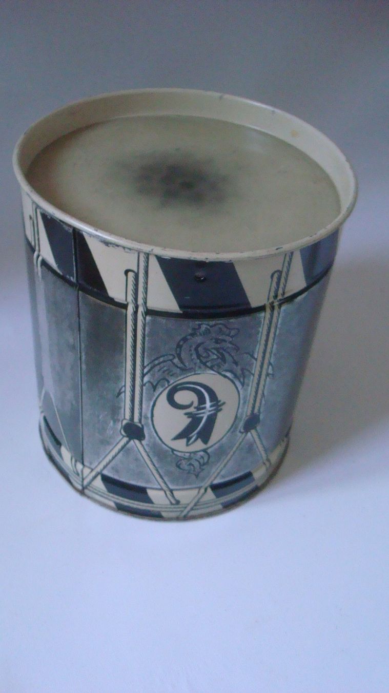 AluBox Altro in Decorazioni & Accessori: Alte Basler Läckerli Büchse 12 x 10 cm – Usato da Münchenstein venduto da Pesci6