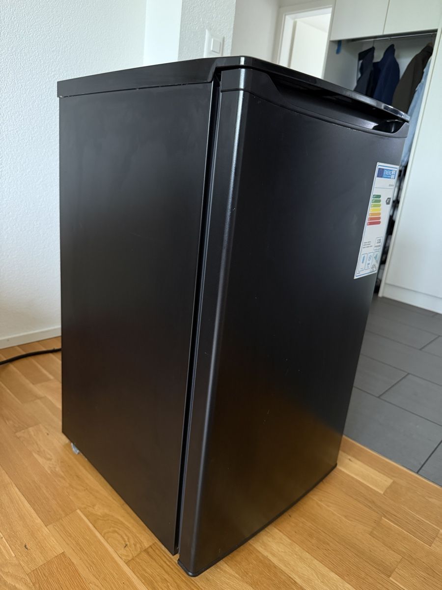 Congélateurs: Gefrierschrank klein, schwarz, A++ – Neuf (Voir description) à Niederrohrdorf par jew_vd6j 2