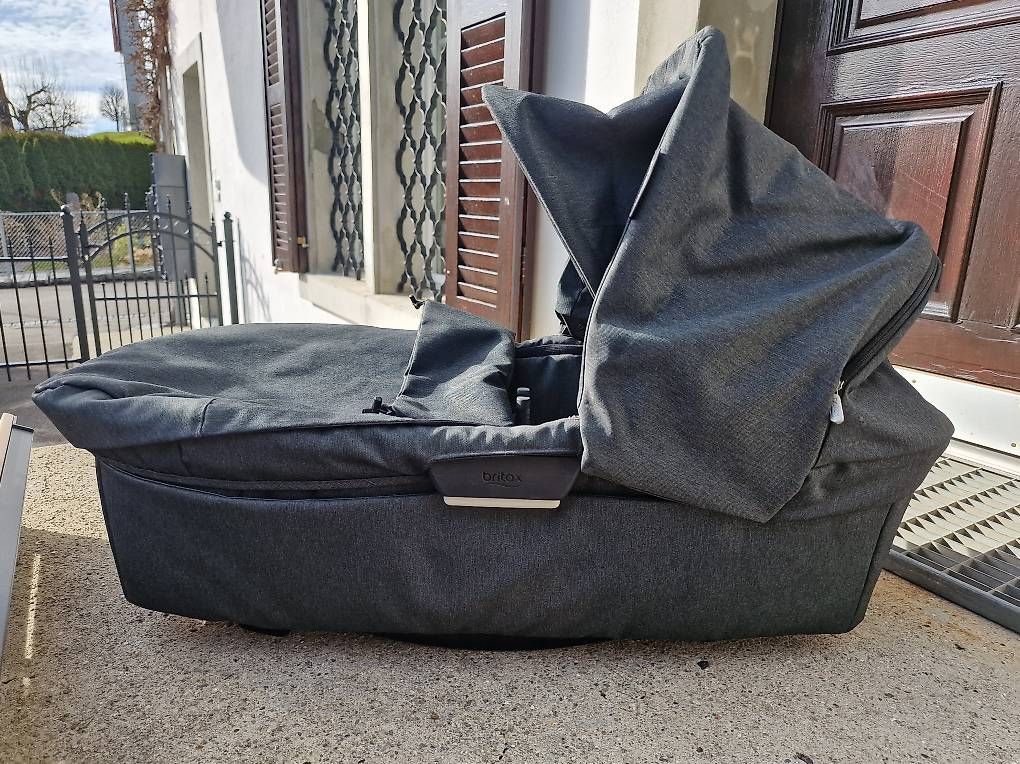 Poussette: Kinderwagen & Autositz mit Station – D'occasion à Udligenswil par imelda.risi 2