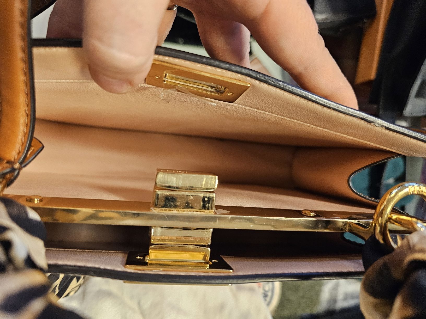 Fendi Taschen für Damen: Fendi IseeU Pickaboo Tasche – Gebraucht aus Zürich von finesse.shop 5