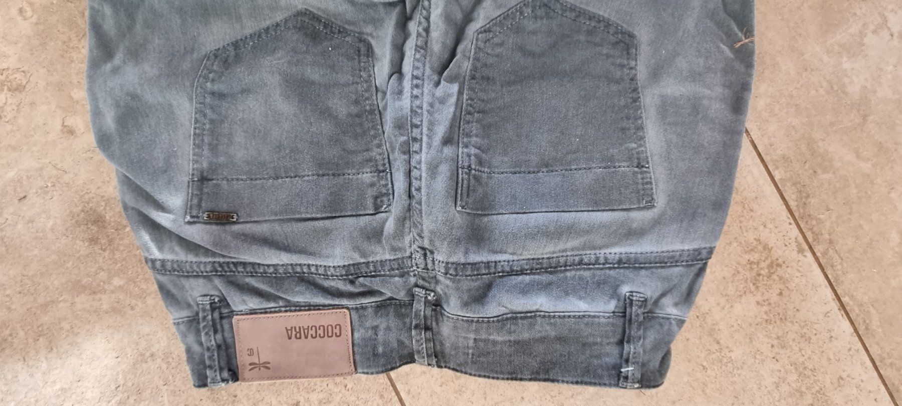 Jeans: Jeans COCCARA gr. 27(XS) – Usato da Grossdietwil venduto da GNOM313 2