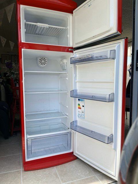 Frigoriferi: Kombi Kühl-Gefrierschrank – Usato da Rüfenacht BE venduto da Hoferw1 1