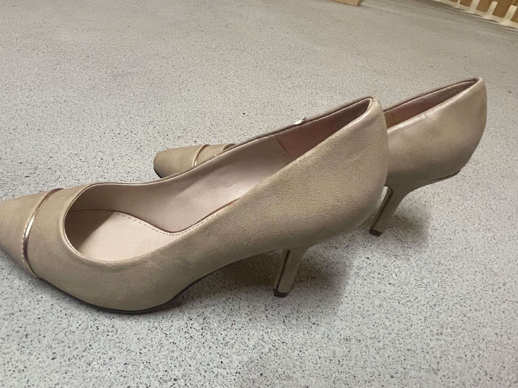 Scarpe da donna: New low heel beige pumps – Nuovo (secondo la descrizione) da Zürich venduto da Alpen209 2