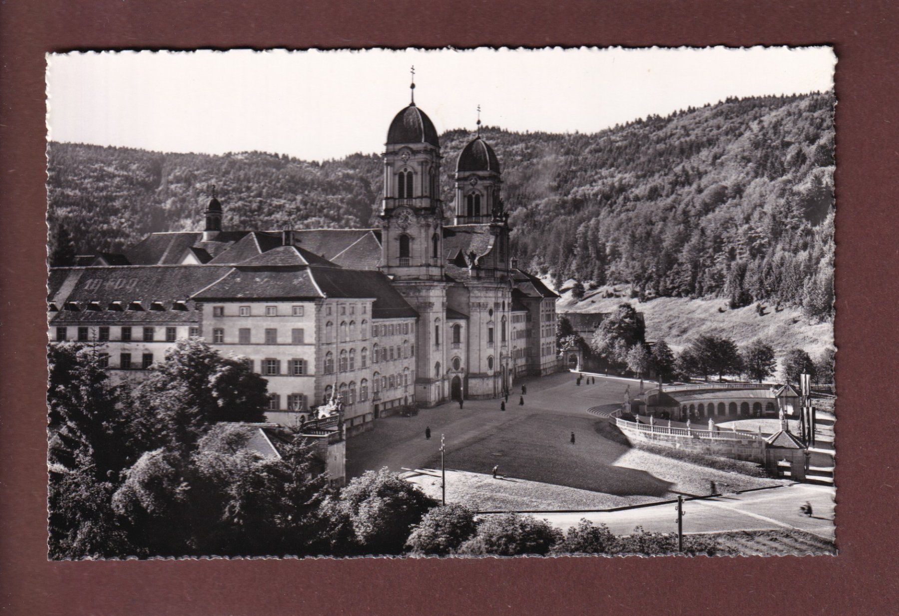 Cartoline postali: EINSIEDELN - Kloster – Usato da Pully venduto da nicecards