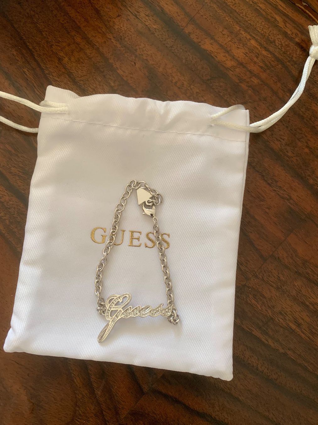 Guess Bracciali & Braccialetti: Guess Armband – Usato da Menziken venduto da karma9