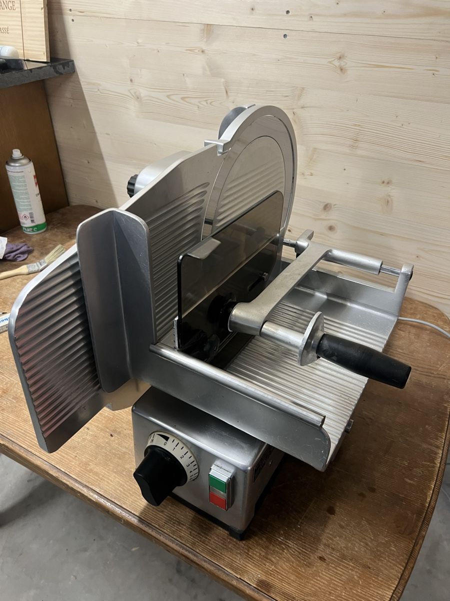 Tutte le macchine: Fleischschneidemaschine Hofmann 33 cm – Usato da Deitingen venduto da Martinflury