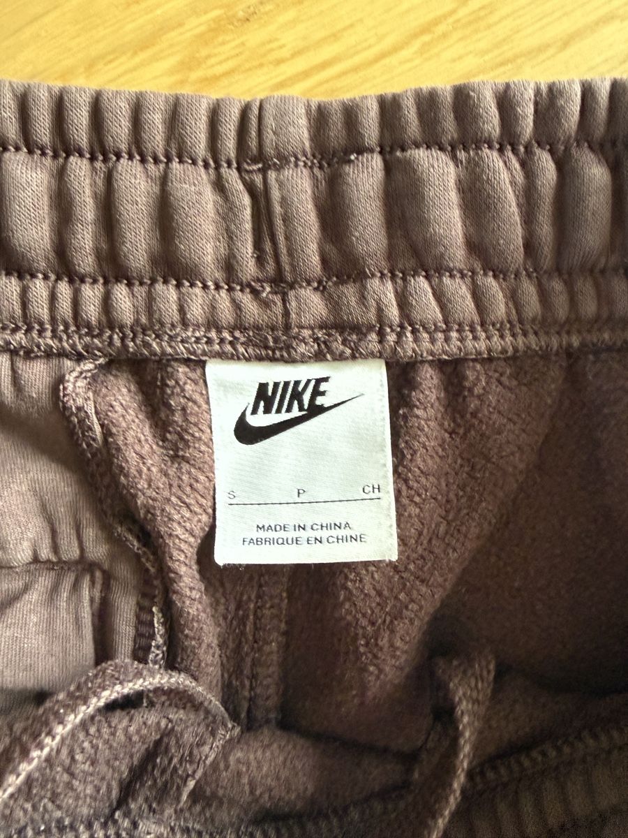 Nike Hosen: nike trainerhose (s) – Gebraucht aus Freidorf TG von driftingforthrifting 1