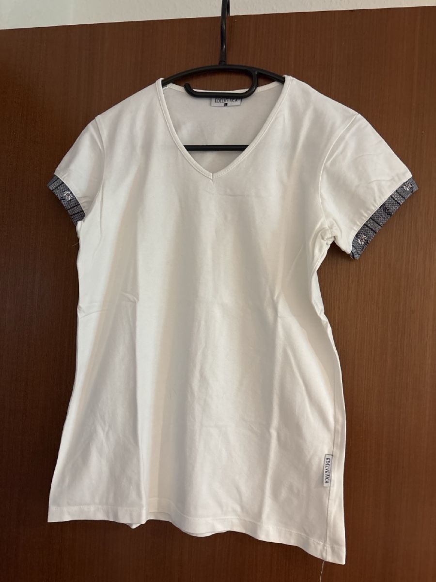 Edelvetica T-shirts: Edelvetica Tshirt grau L – D'occasion à Rünenberg par ZwergLi100