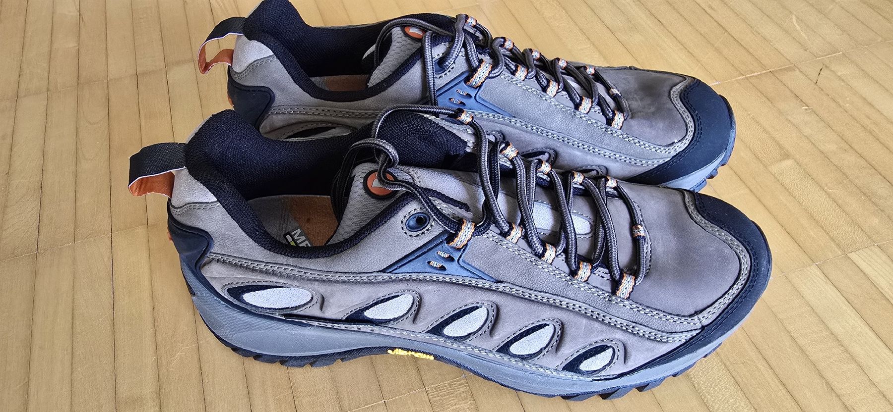Merrell Scarpe da uomo: Trekking-/Wanderschuhe von Merrell, Farbe Taupe – Nuovo (secondo la descrizione) da Sutz venduto da sul_2pjf
