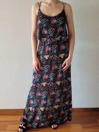 Robe fleurie avec fente